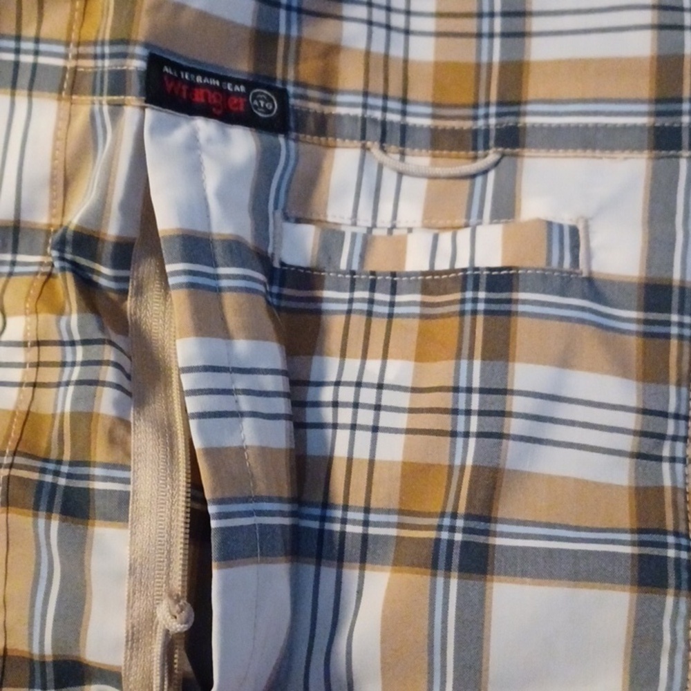 WRANGLER, NWT, MENS PLAID SHIRT, SIZE XL, FRONT POCKET, AND HIDDEN ZIP P… - Picture 10 of 11